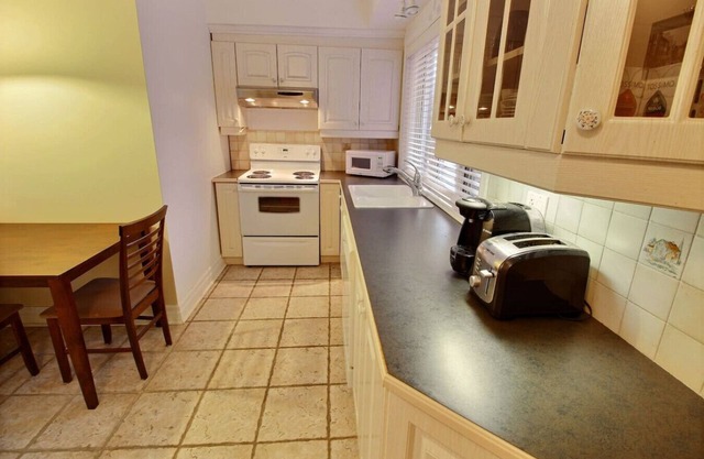 Loft fully equipped close to all services, park