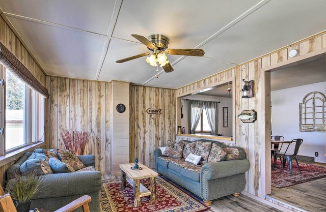 Waterfront Musser Lake Cabin w/ Private Dock!