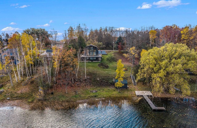 Waterfront Nordic Lodge on All Sports Lake, come with the whole family.