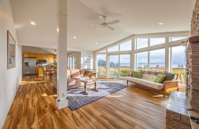 Waterfront Oasis w/ Beach Access