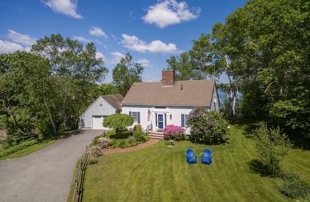 Uferpromenade auf Orrs Insel. 3 bd / 2ba Private Einstellung mit Float / Dock.