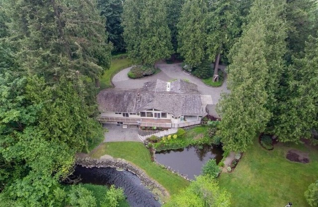 Waterfront Paradise Home + BBQ + Sauna!