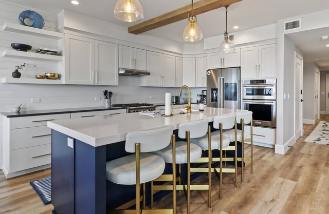 Waterfront Penthouse - Seasons at Sandpoint