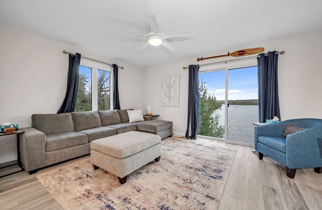 Waterfront+PetFriendly+Canoe+Kayaks