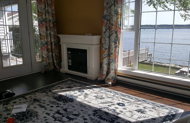 Waterfront, private balcony, king suite, private entrance, center of St. Andrews
