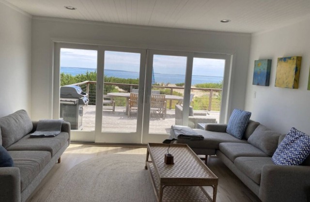 Waterfront Private Beach House on Gardiner's Bay