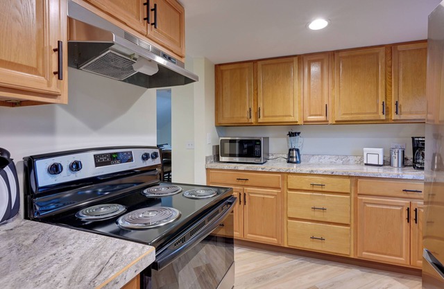 Waterfront Retreat 2 Mi to Bay City State Park!