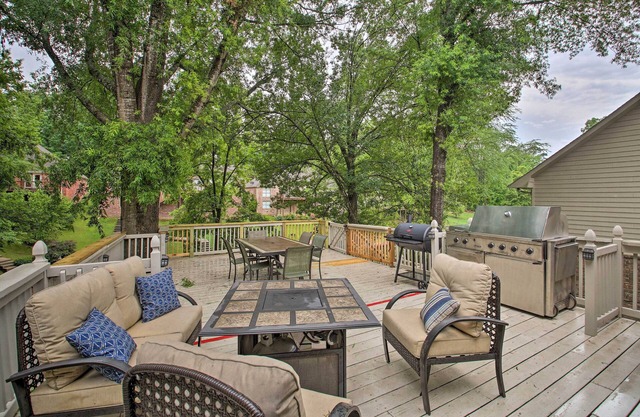 Waterfront Retreat w/ Boat Dock in Hot Springs!