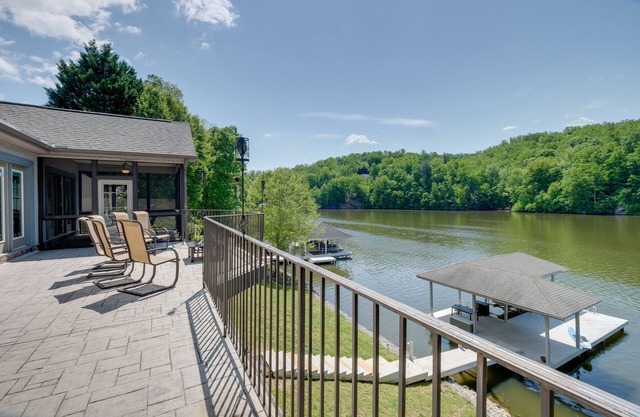 Waterfront Smith Mountain Lake Home w/ Boat Dock!