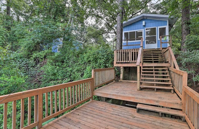 Waterfront Sopchoppy Hideaway w/ 2 Kayaks!