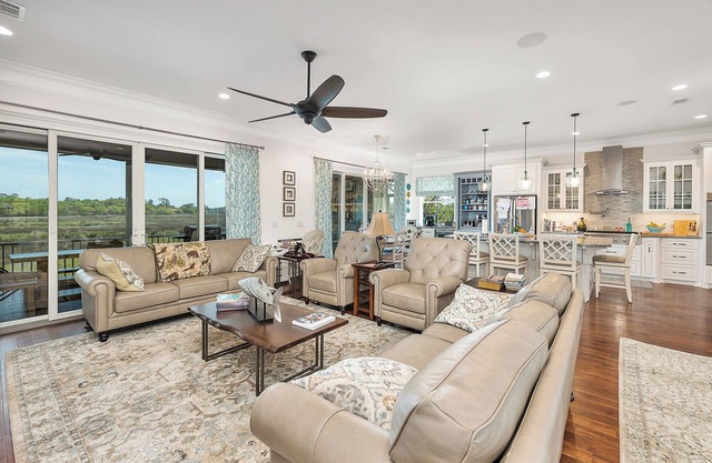 Waterfront Splendor! 5 Bedroom on the river. 2 month minimum.