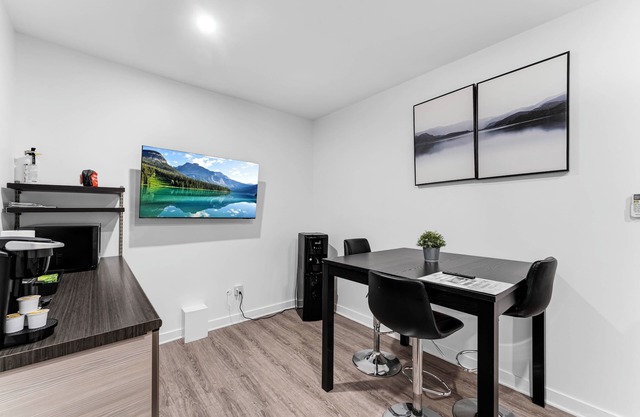 ***Waterfront studio*** 5 minutes drive Ottawa