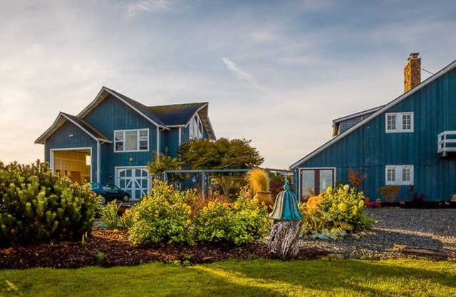 Waterfront Studio Private Guest Suite at Dungeness Barn House