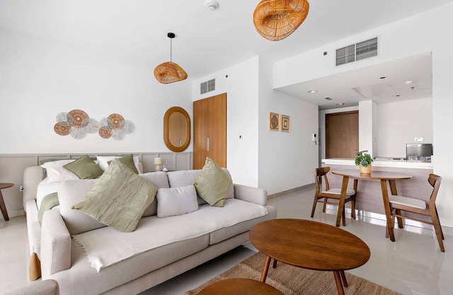 Waterfront Studio with Pool & Gym in Al Raha Beach – Near Yas Island