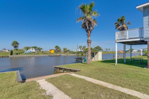 Waterfront Texas Abode with Boat Ramp, Pets Welcome