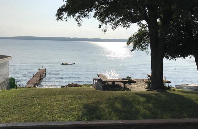 Luxuriöses Ferienhaus am Wasser direkt am Hubbard Lake - East Shore