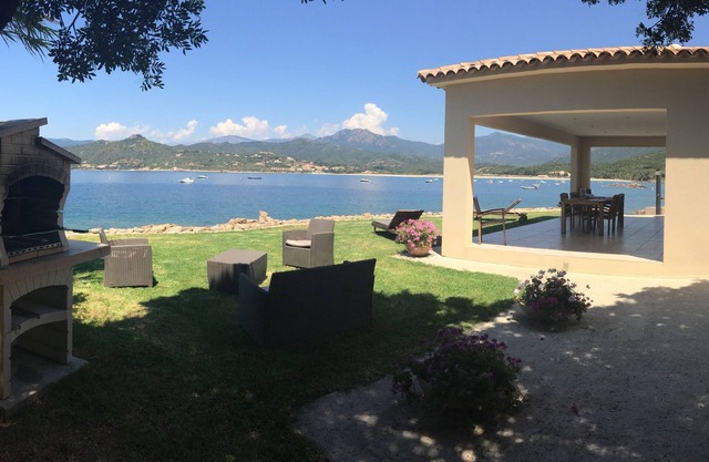 Waterfront Villa ein kleines Paradies 10 Meter vom Meer entfernt