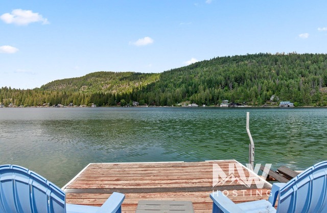 Waterfront w/Swim Dock, Views, Kayaks & Paddleboards!