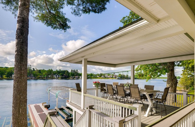 Waterfront Wellesley Island Cottage w/ Boat Slip!