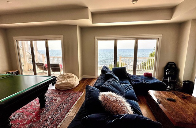 Whale Watching Waterfront Apartment! Cozy & Private (Sleeps up to 4)!