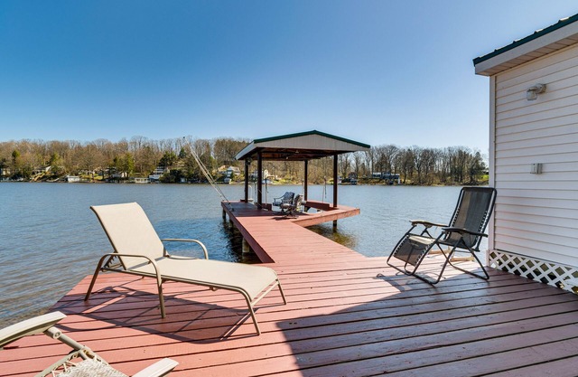 Waterfront Wolcott Vacation Rental w/ Deck & Views