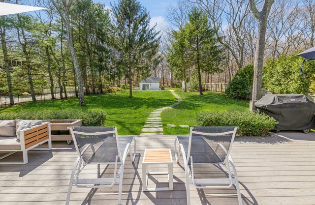 Watermill Retreat, minutes from Southampton Town Ctr and Beaches!