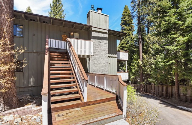 Waters Edge Oasis | Shared Pool & Pier Access