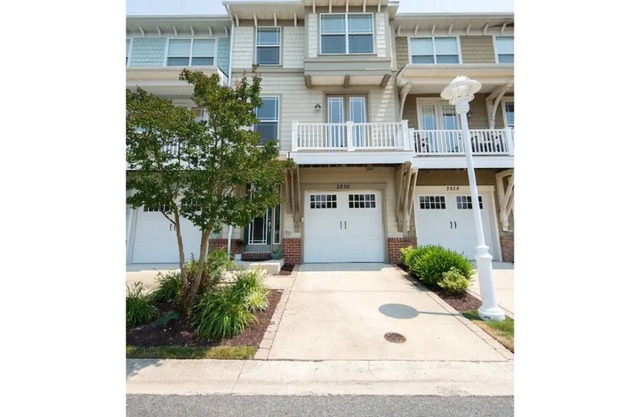 Waterside 4-Bedroom Chesapeake Styled Townhome