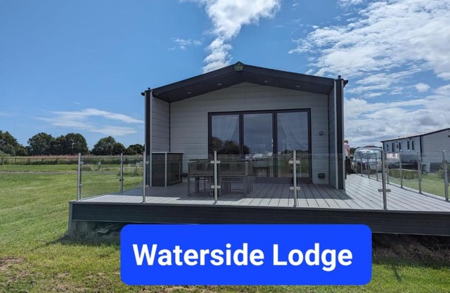Waterside Lodge - Dog Friendly Sutton on Sea