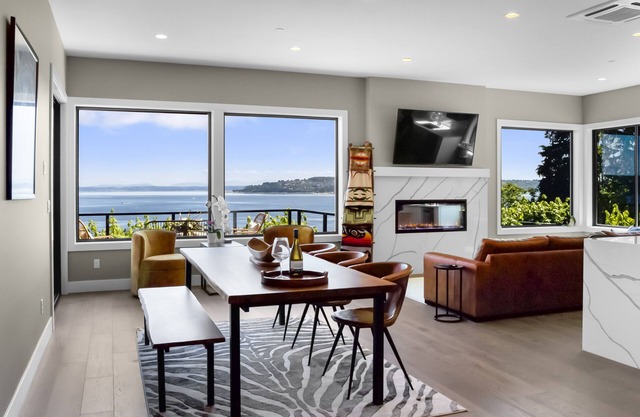 Waterview Oasis 5 Bedroom 4 Bath