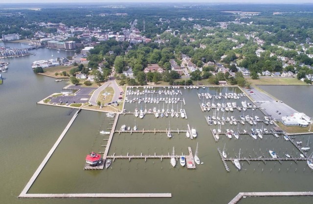 Waterviews, Comfort & Convenience!