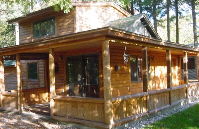 Waterway Cottage; Michigans Binnenschiff / Fluss / Mullett / Burt Lake / Straits Mack