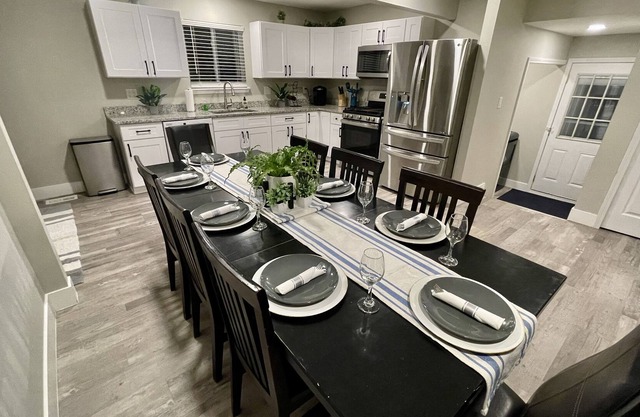 5 Bedroom/2 Bath Home w/ Large Yard. Great Location! Sleep up to 24