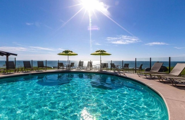 Wave Crest at Del Mar Elegant 1BR Condo with Pool