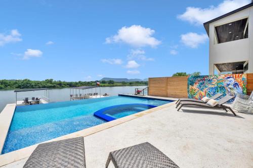Wave on Wave Haus and Concierge Services