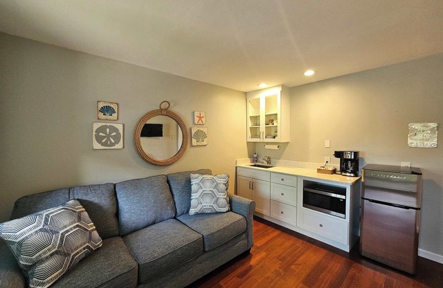 Waverly Suite 1 on the Beach