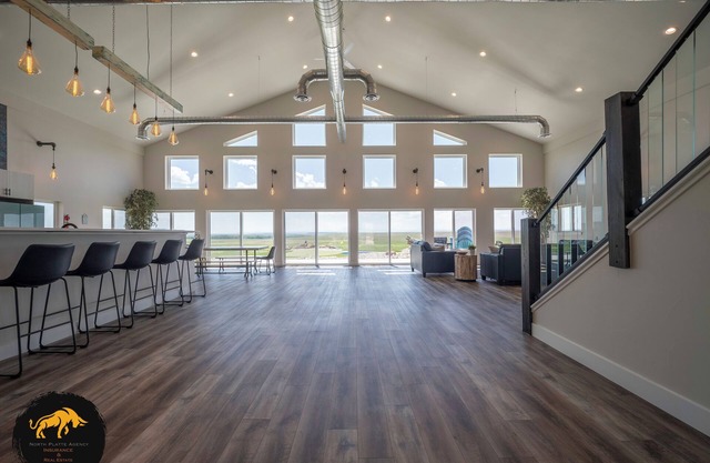 Waves of Wyoming 116 Acre Retreat. Themed Rooms. Putting Green. Glendo Reservoir