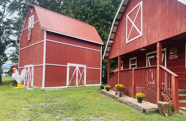 Wears Valley Cabin….lots of parking....