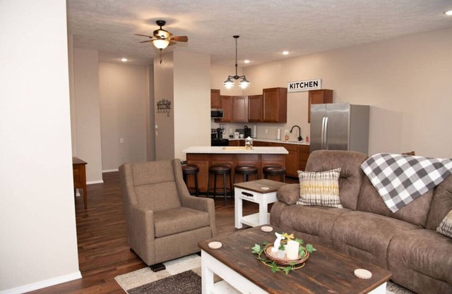 Weaver Loft! Downtown Mansfield