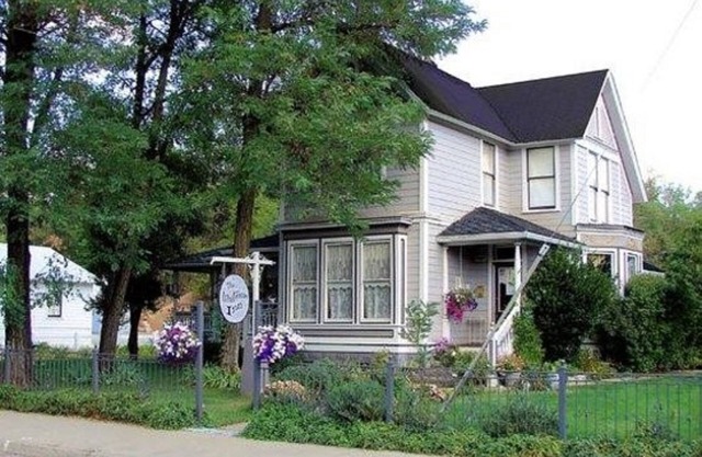 Weaverville Whitmore Inn