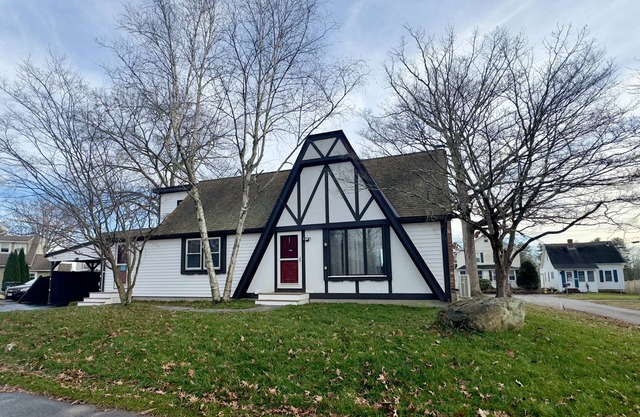 Webster Lake - 3BR / 2 BATH Apartment