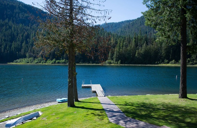 Waterfront house on Bull Lake in Troy Montana