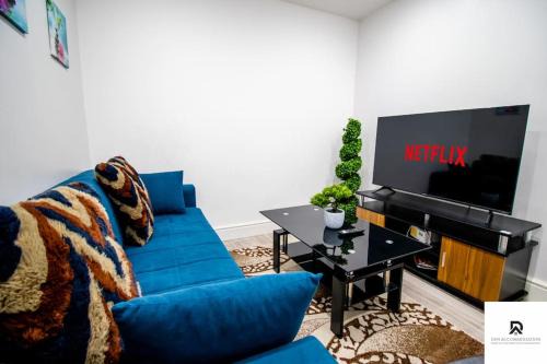 WEEKLY & MONTHLY STAY - Beautiful 2 Bed House with FREE Parking - Relocation, Business & Group - 5 Guests - By Den Accommodation Short Lets & Serviced Accommodation, Woolwich