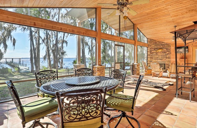 NEU! Welaka House mit eigenem Dock am St. Johns River