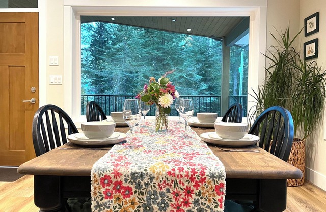Welcome to Oak & Fern Suite