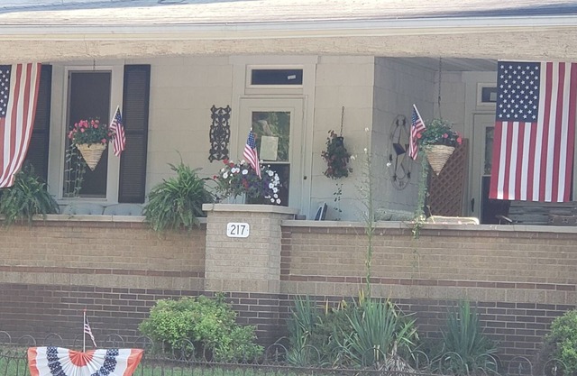 Granny's house Welcomes ATVS & FIDO!! Wayne's National Forrest is all Around U!