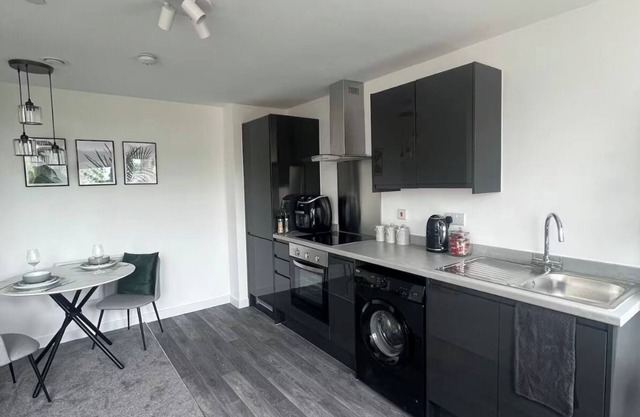 Welcome Home - Your cosy city view apartment!