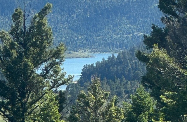 Willkommen zu unserem Mountain Lake Getaway