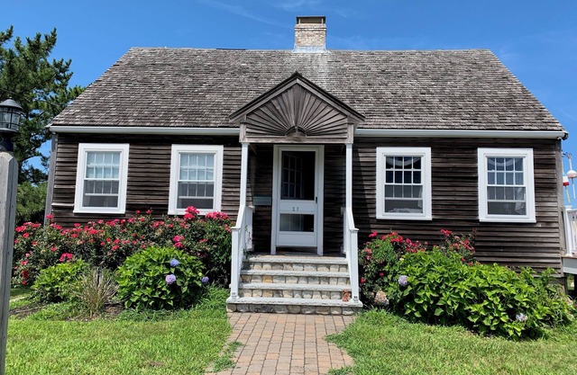 Welcome to "A Stones Throw" Cottage located steps from the beach.