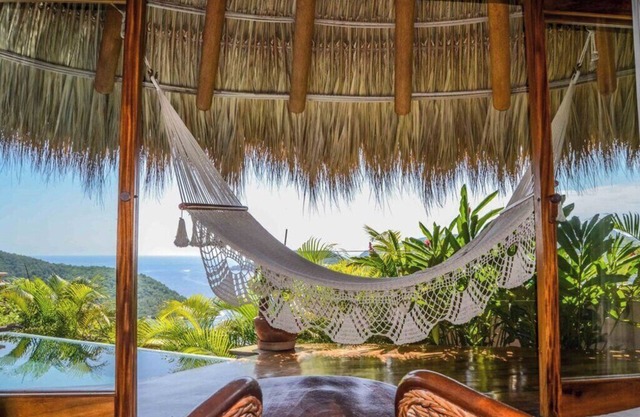 Welcome to Amuleto, live a new experience by renting the entire Villa in Zihua